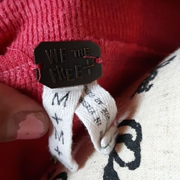 FREE PEOPLE WE THE FREE PINK CORAL BOATNECK LONG SLEEVED TOP M - Picture 4 of 4